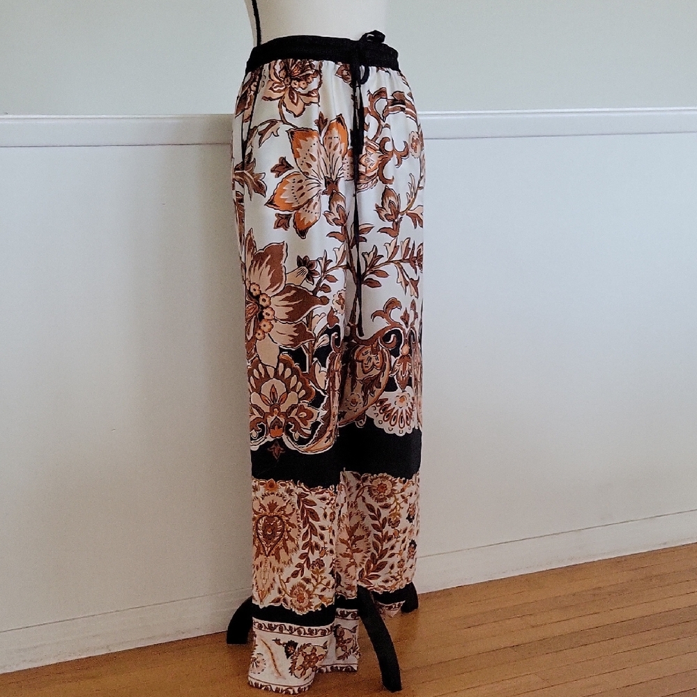 Pinch Floral Wide-Leg Pants with Black Trim